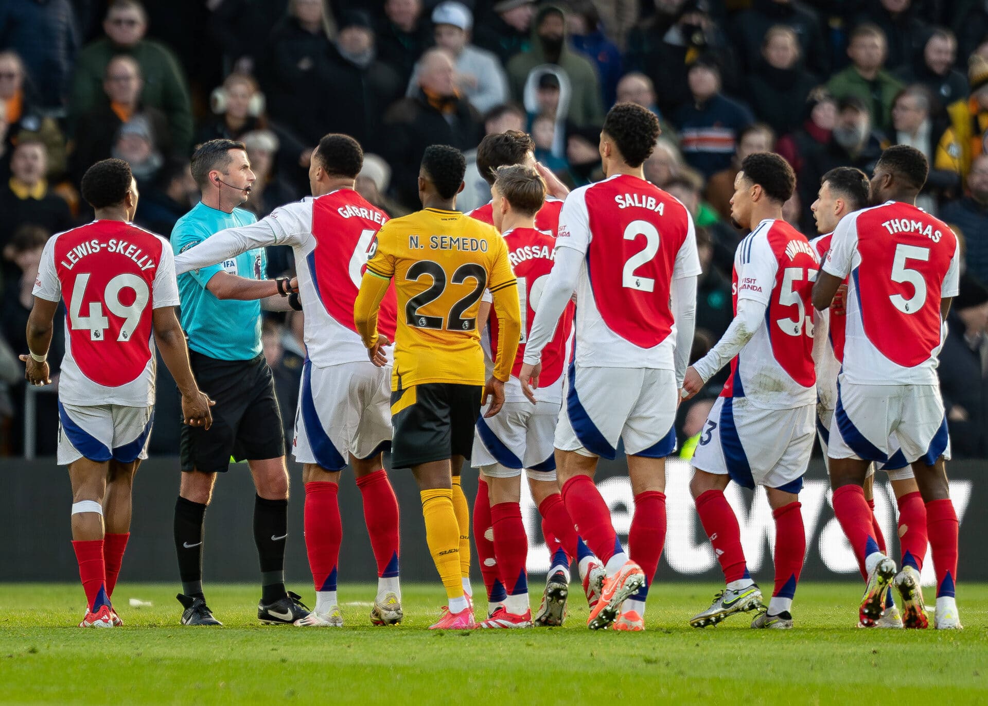 Arsenal charged by FA after players protest red card decision