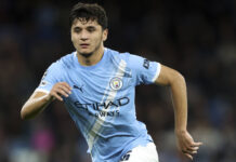 Report: Chelsea considering shock move for Manchester City star