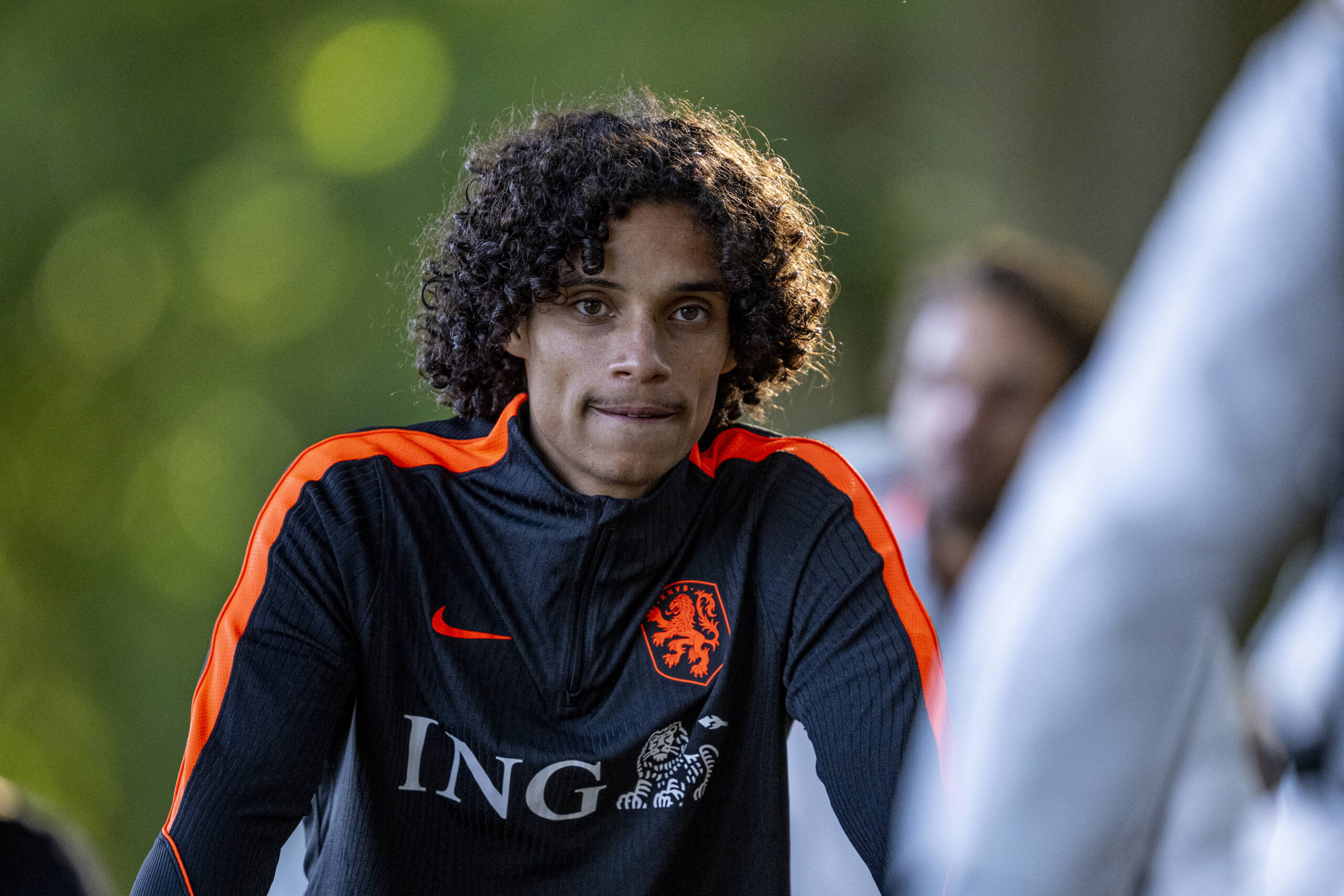 Report: Arsenal could be set to battle Chelsea in the race for midfielder